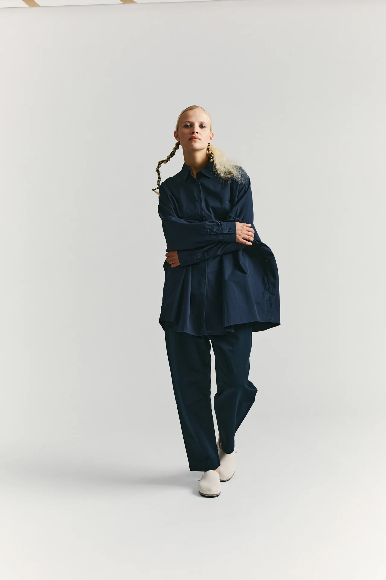 ATOMLESS LESS SHIRT - COT - NAVY - Image 4