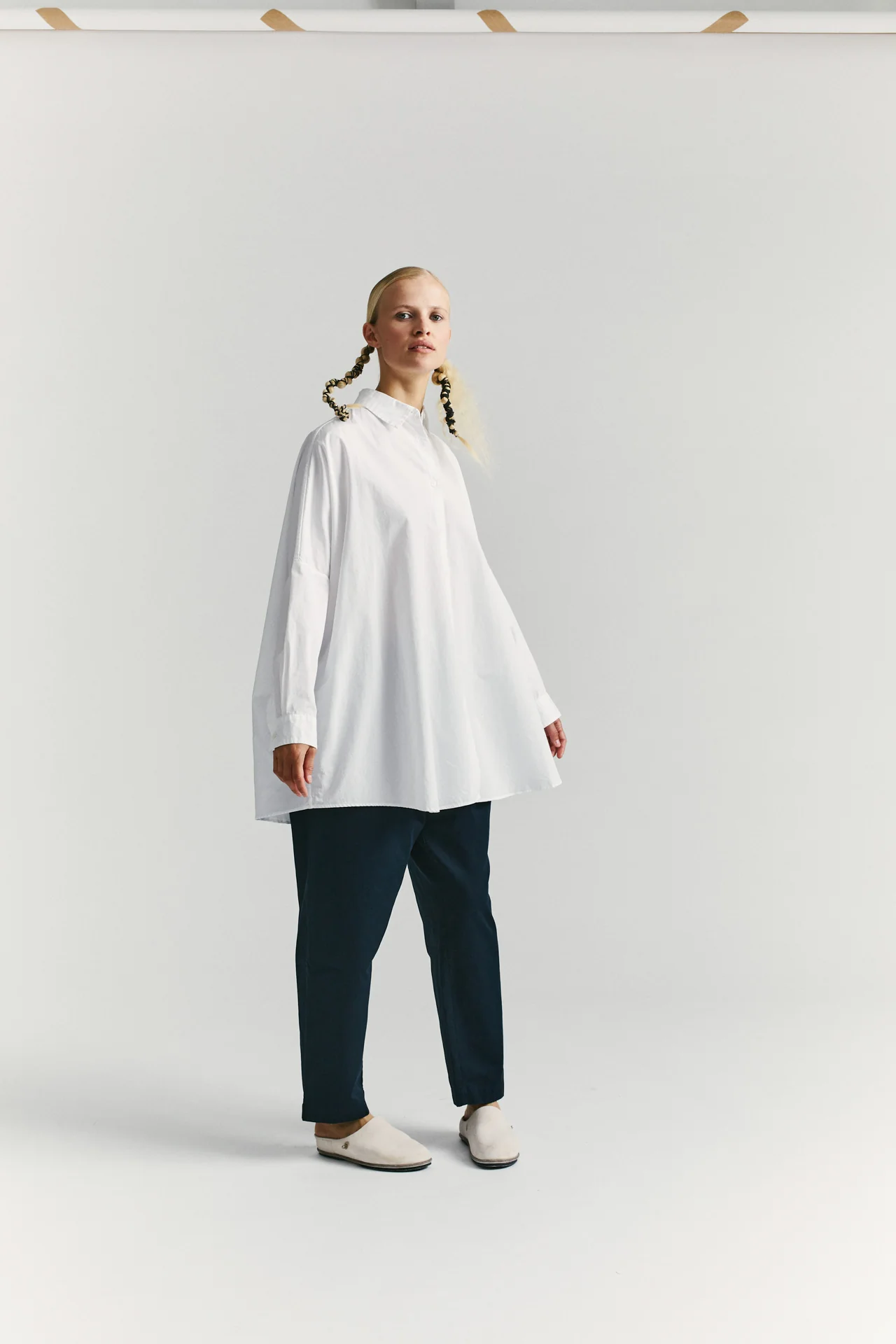 ATOMLESS LESS SHIRT - COT - WHITE - Image 3
