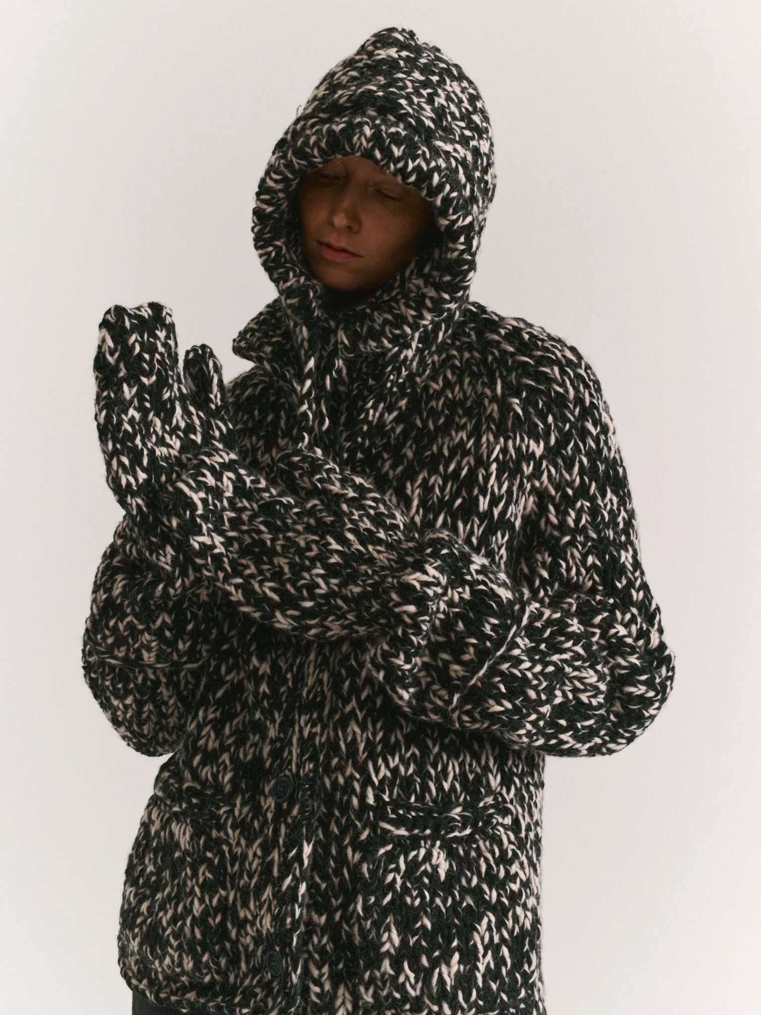 MITTS - WOALP - BLACK - Image 3