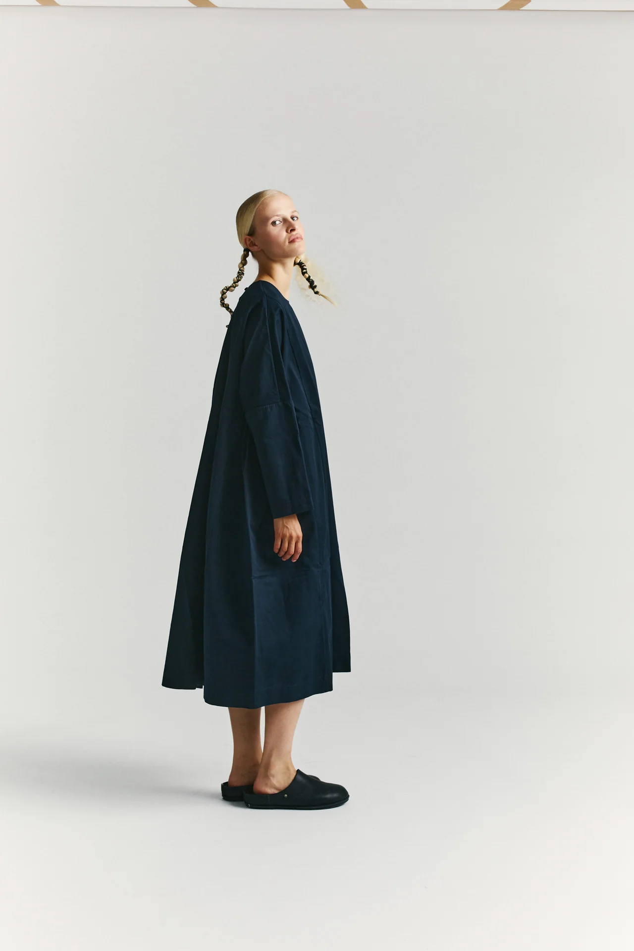 PYJ ROUCH DRESS - TWILL - NAVY - Image 3