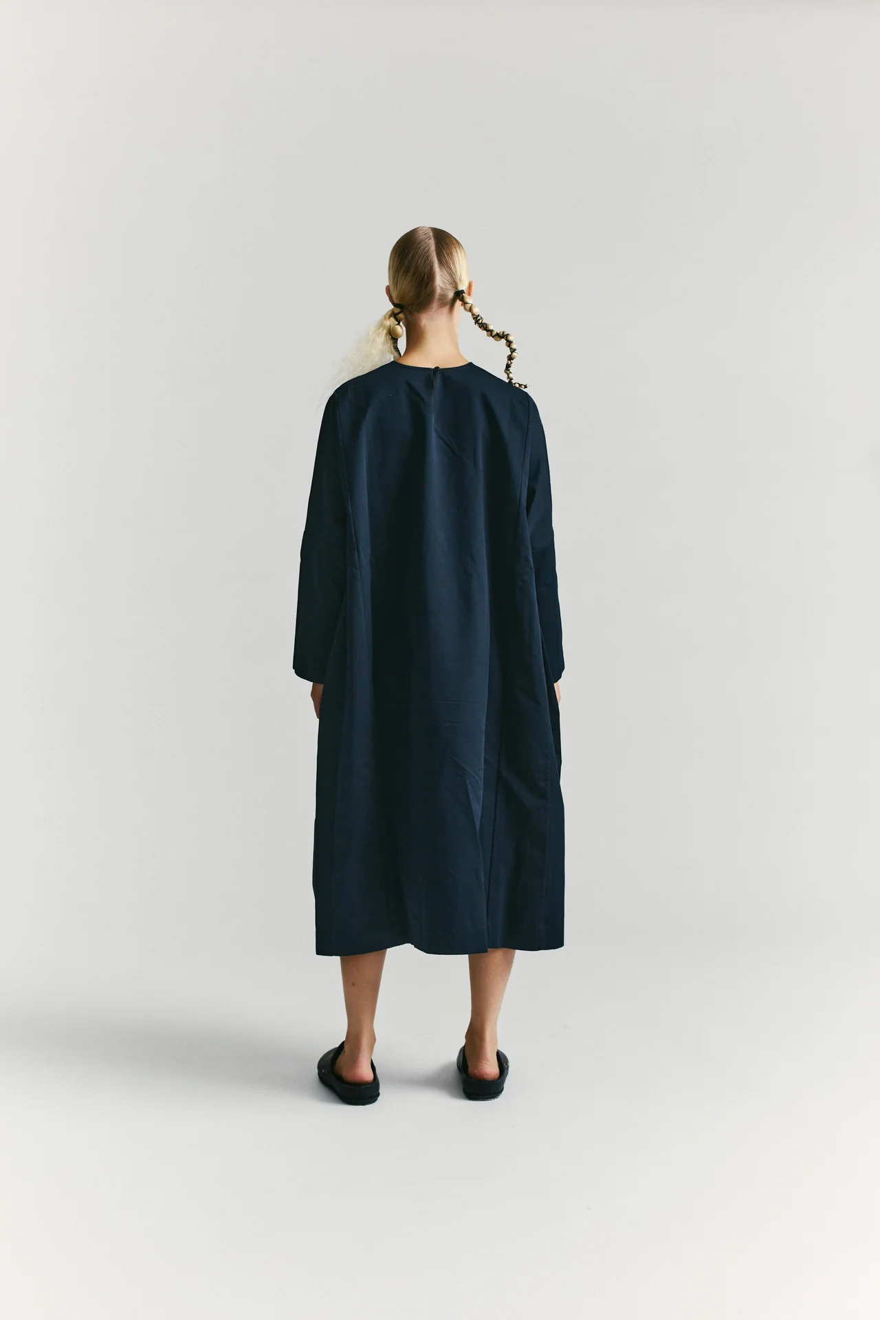 PYJ ROUCH DRESS - TWILL - NAVY - Image 4