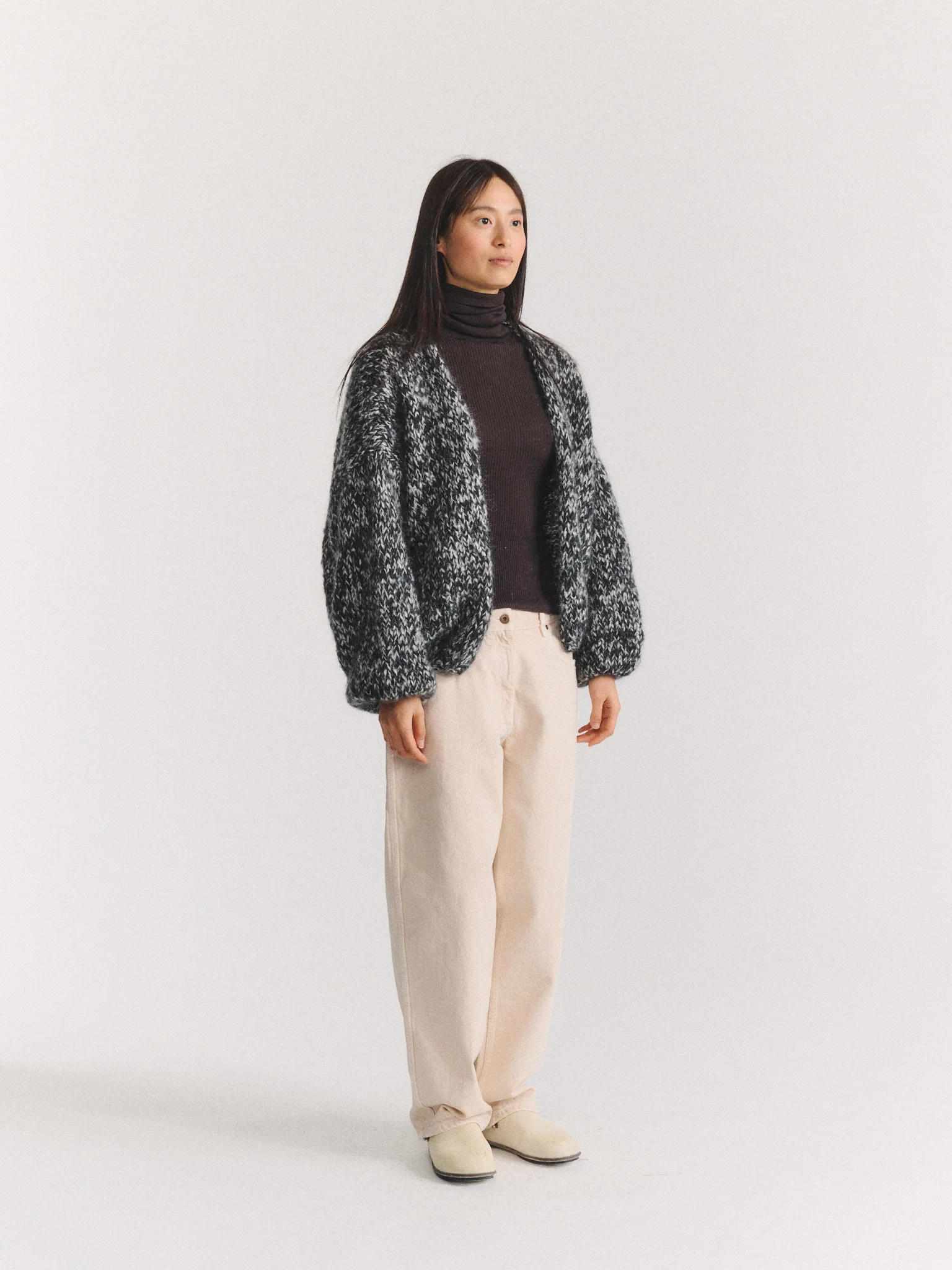 SHORT CARDIGAN - BLACK/PORCELAIN - Image 3