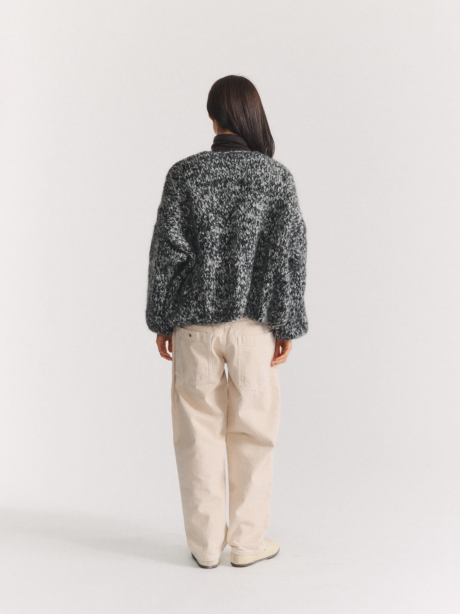 SHORT CARDIGAN - BLACK/PORCELAIN - Image 5