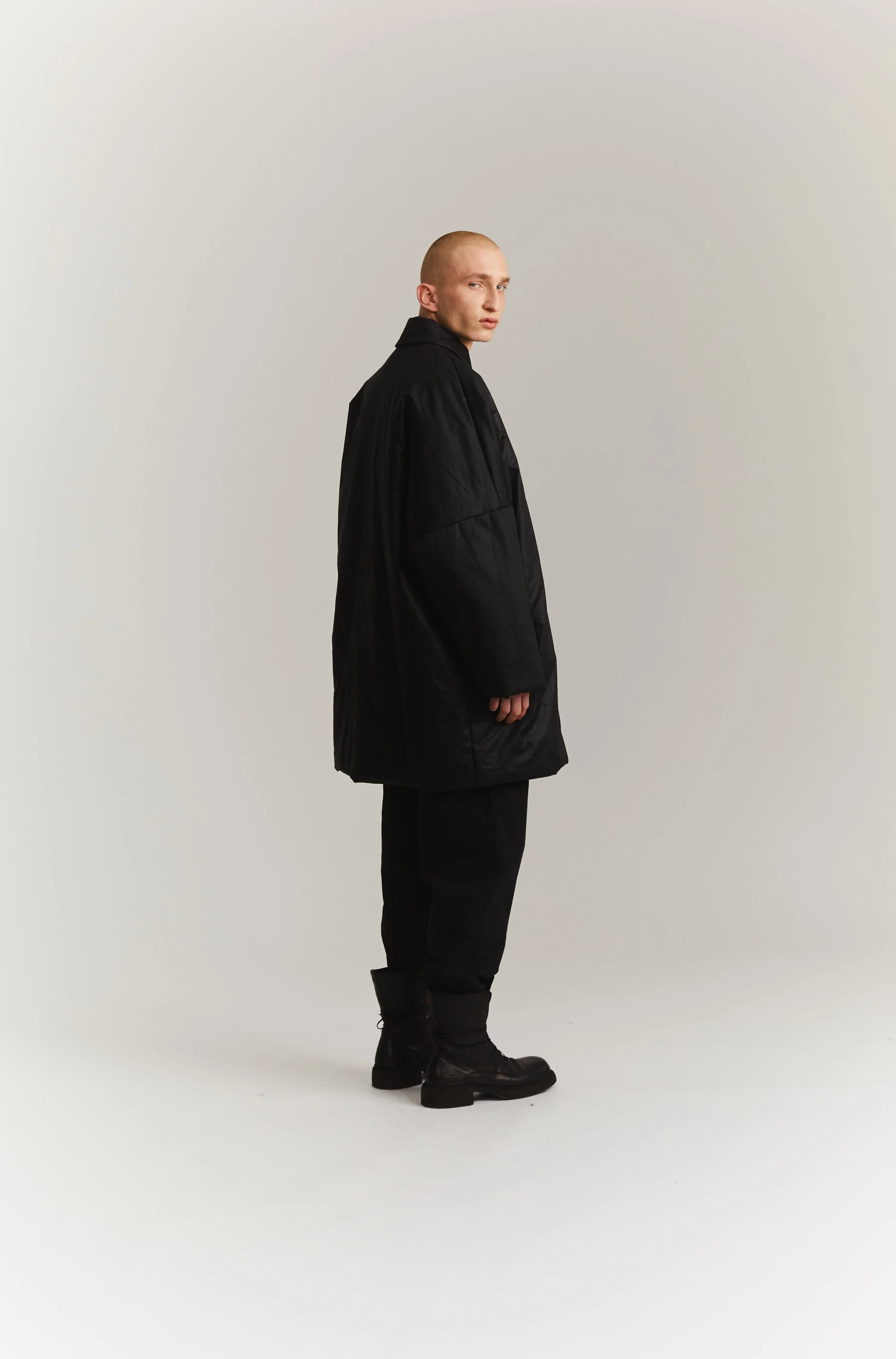 TRIANGLE COAT - LACQED - BLACK - Image 3