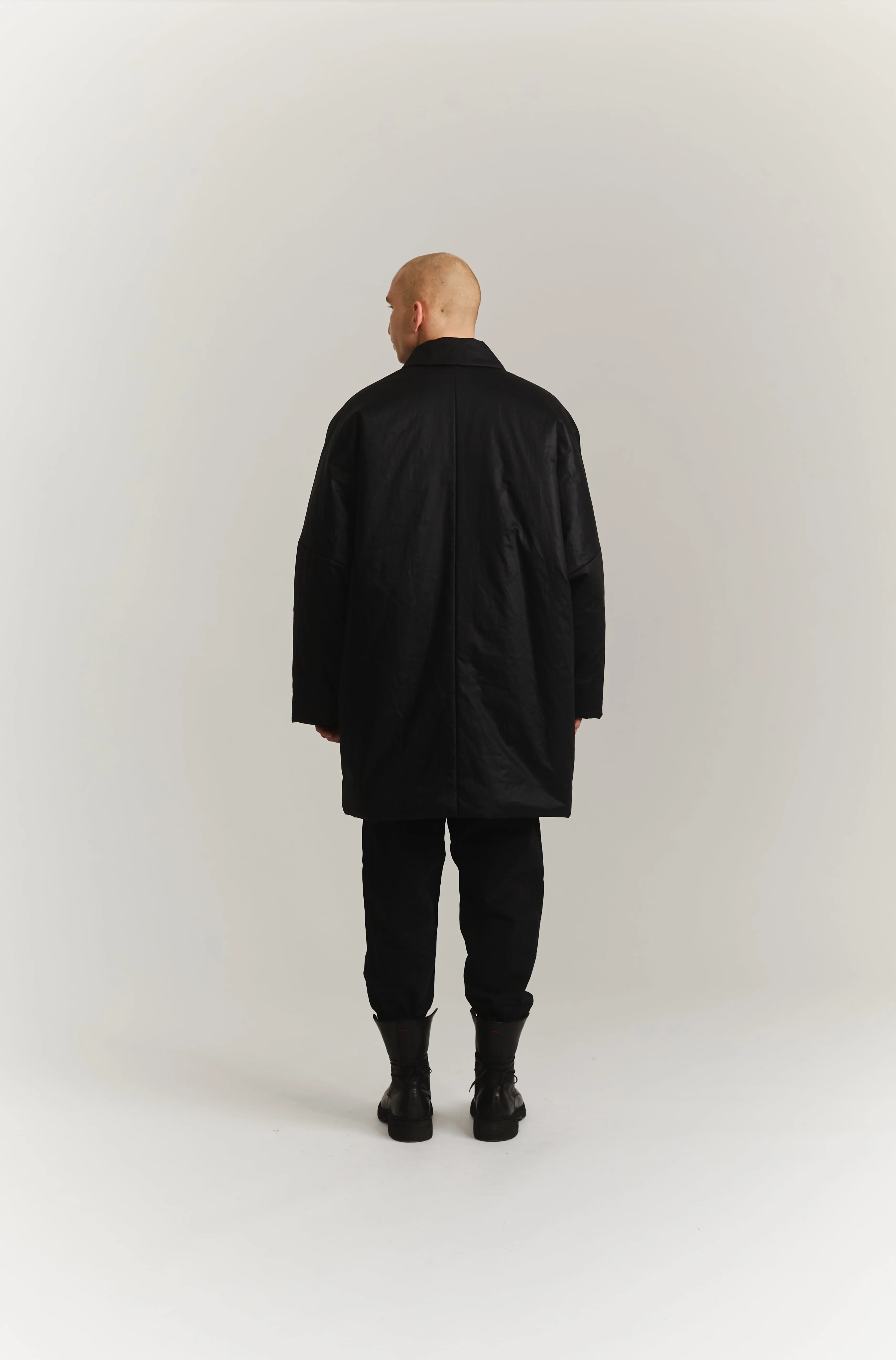 TRIANGLE COAT - LACQED - BLACK - Image 4