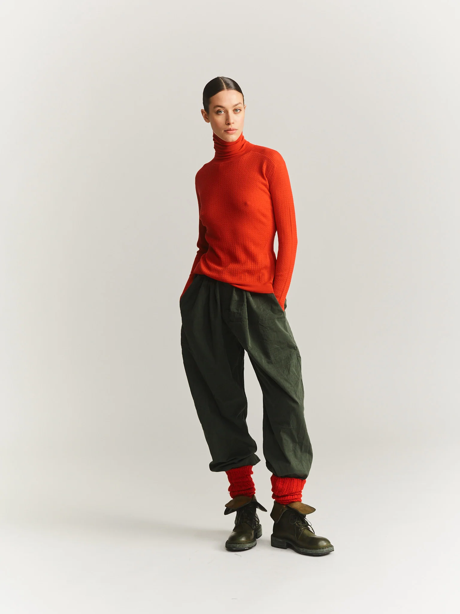 ULTRAFINE CABLE STITCH TURTLENECK - RED - Image 3