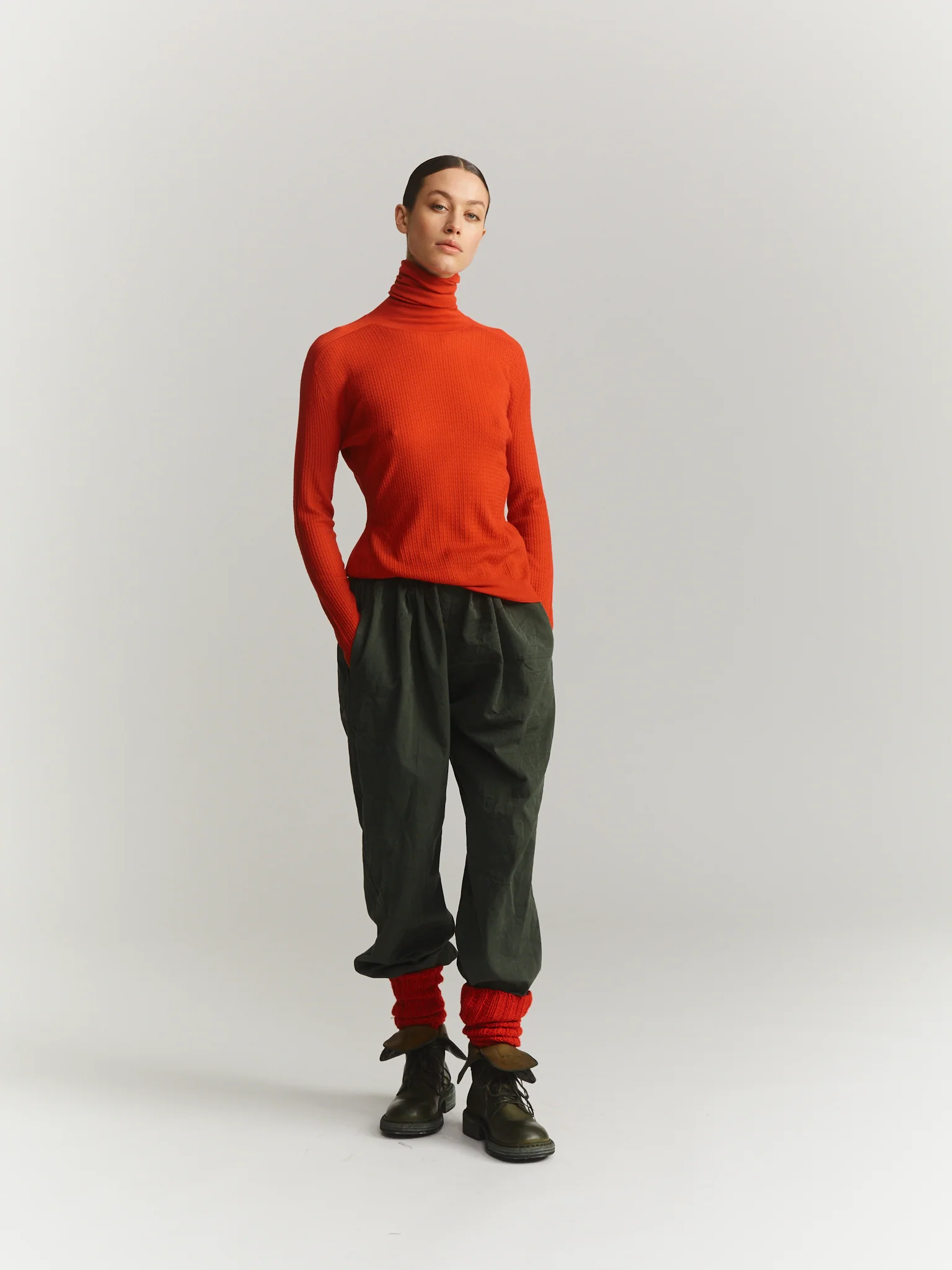ULTRAFINE CABLE STITCH TURTLENECK - RED - Image 4