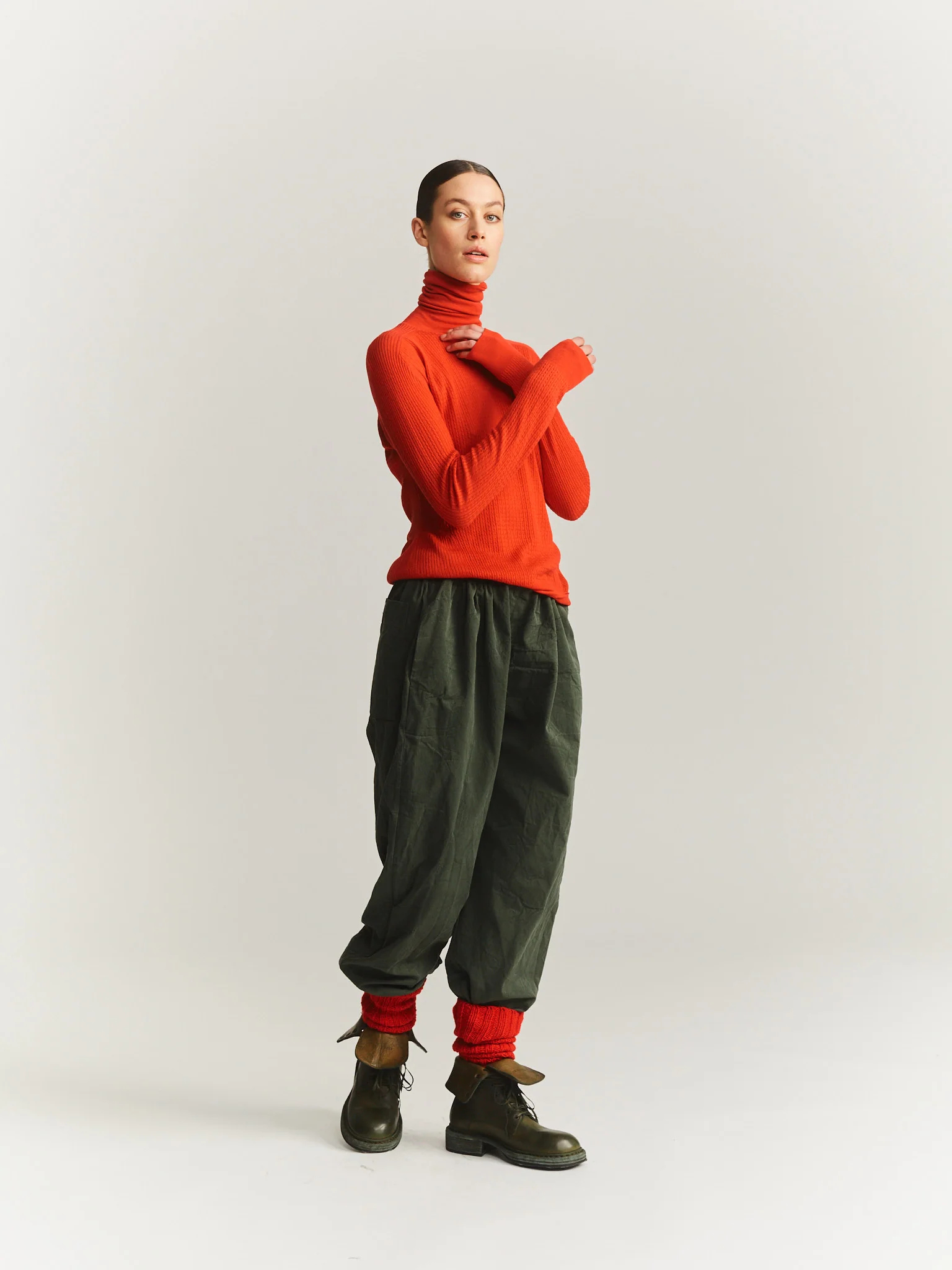 ULTRAFINE CABLE STITCH TURTLENECK - RED - Image 5