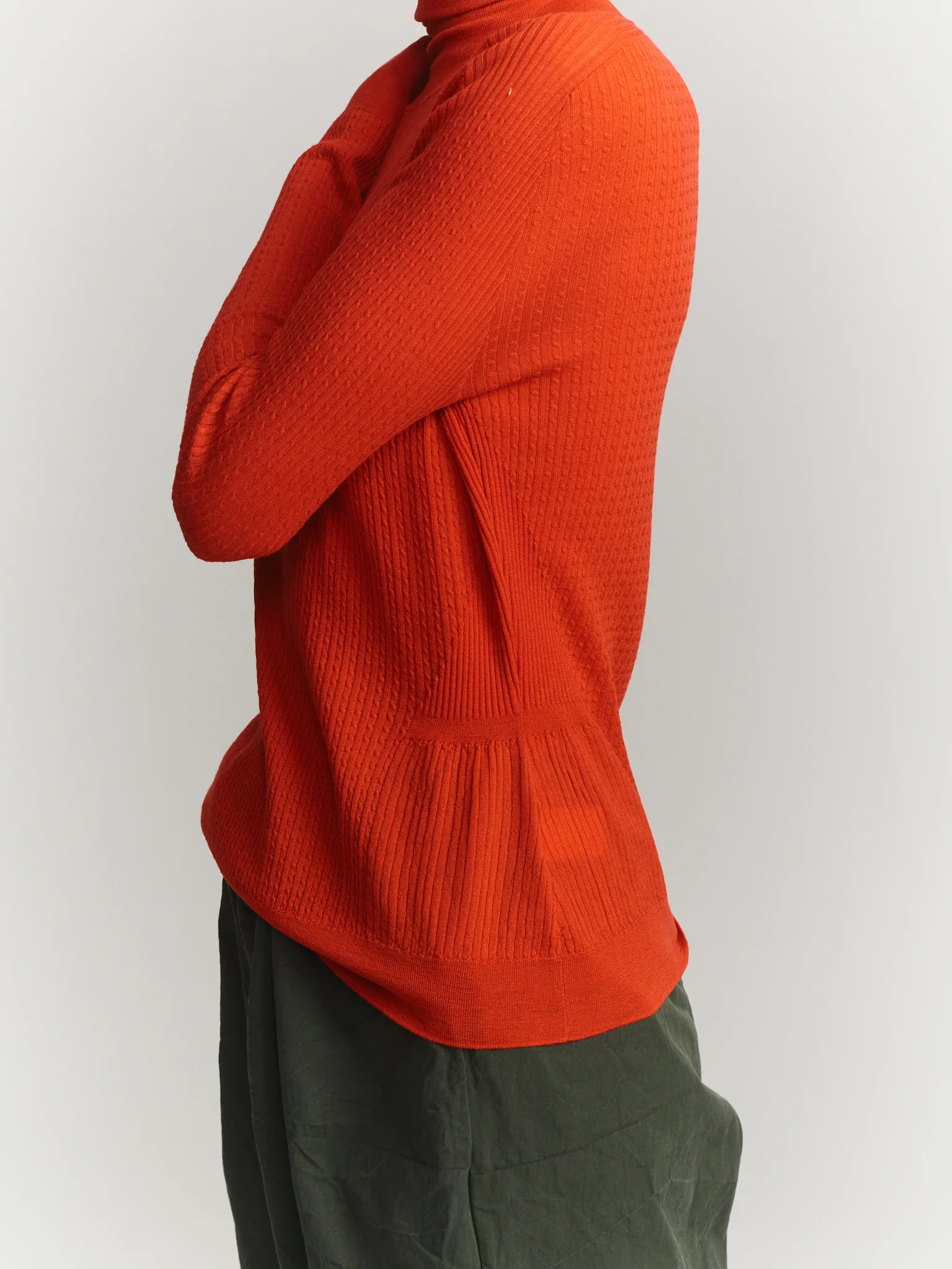 ULTRAFINE CABLE STITCH TURTLENECK - RED - Image 6